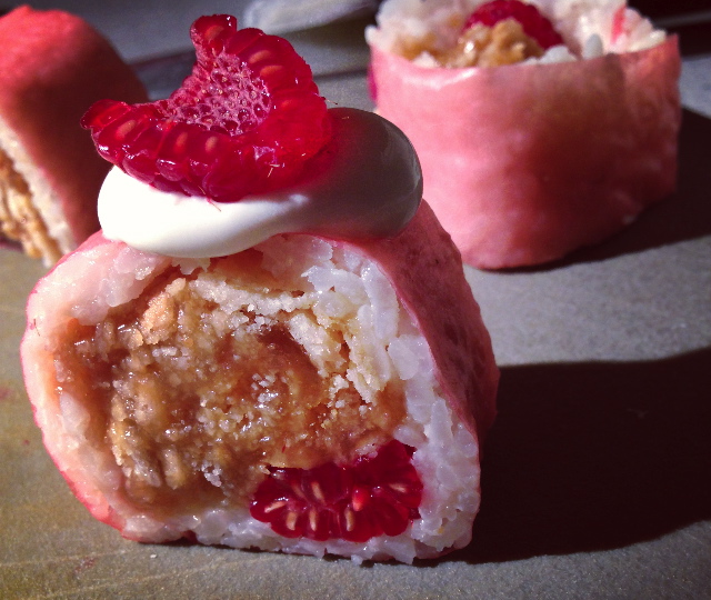 Maki dessert tarte au sucre, framboises et yogourt à la vanille